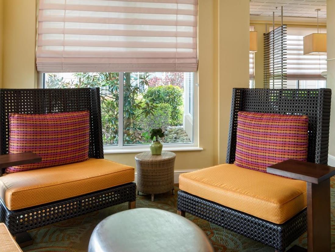 Hilton Garden Inn Newport News Bagian luar foto