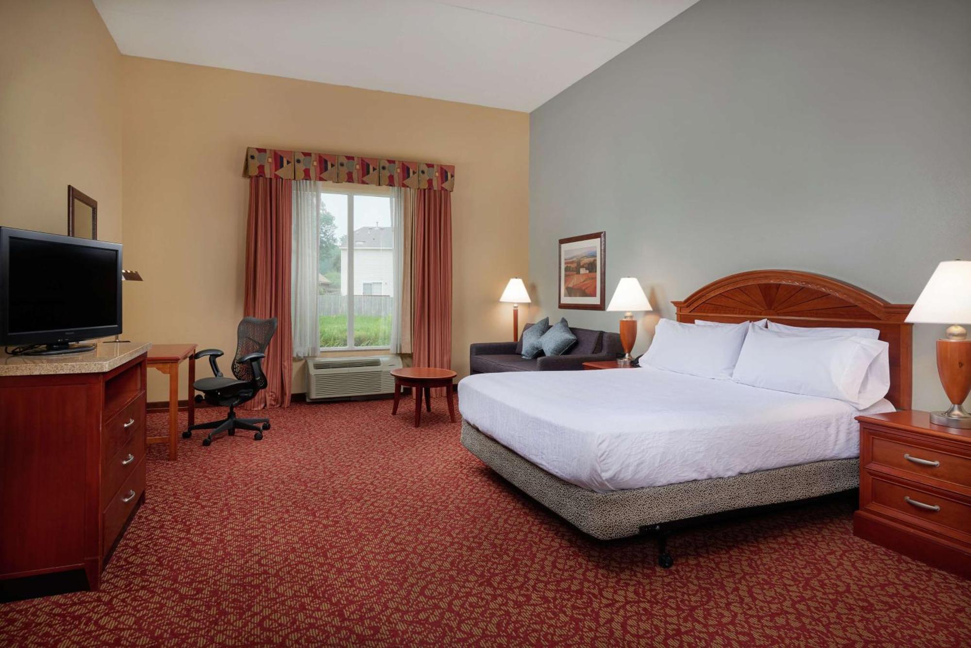 Hilton Garden Inn Newport News Bagian luar foto