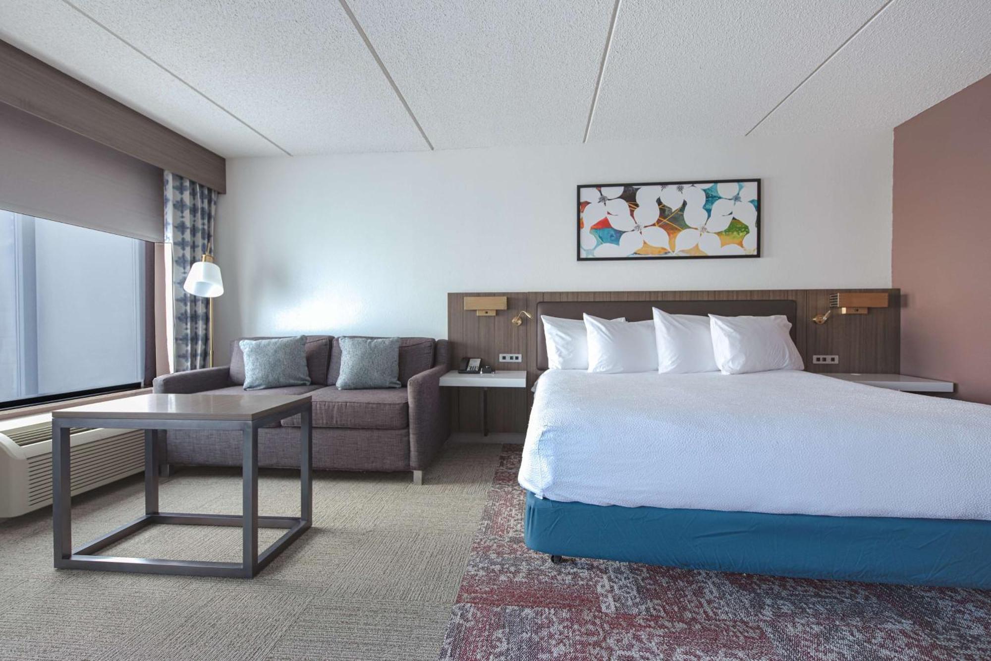 Hilton Garden Inn Newport News Bagian luar foto