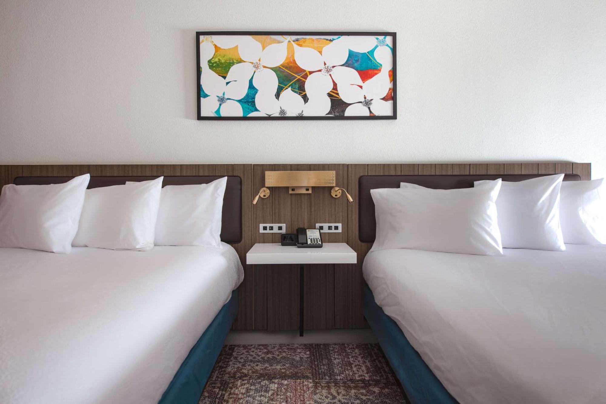 Hilton Garden Inn Newport News Bagian luar foto