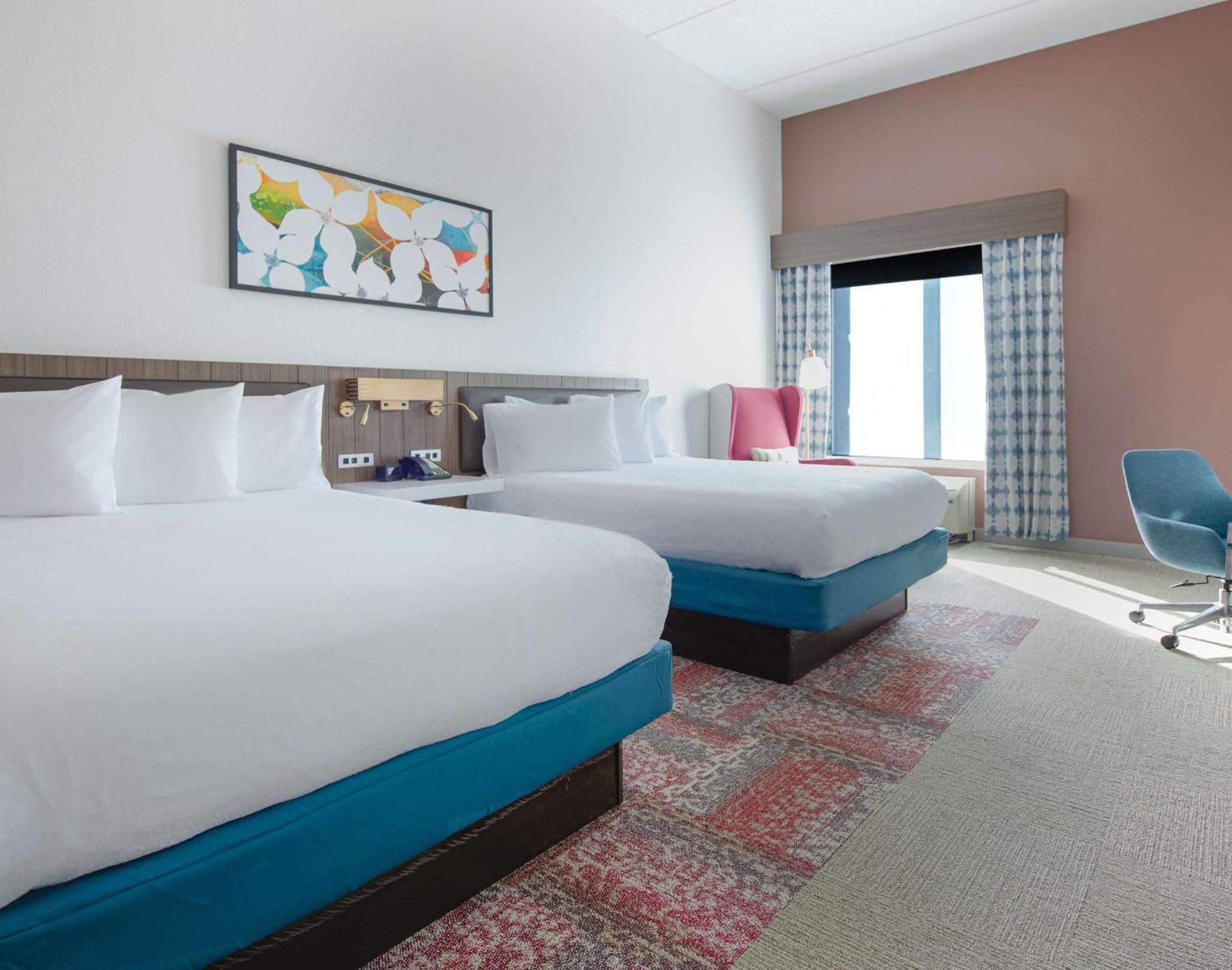 Hilton Garden Inn Newport News Bagian luar foto