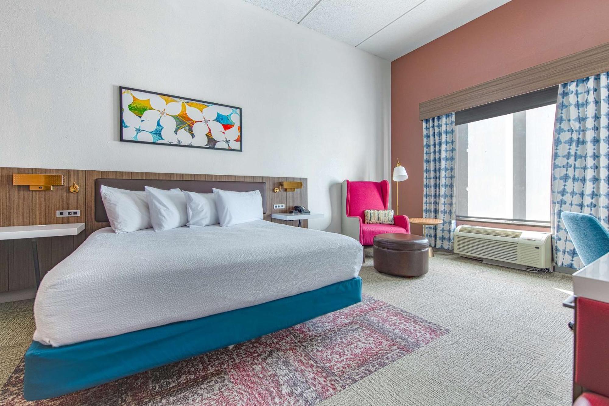 Hilton Garden Inn Newport News Bagian luar foto