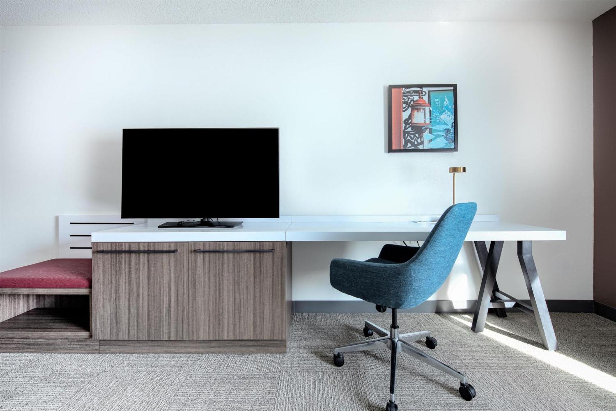 Hilton Garden Inn Newport News Bagian luar foto
